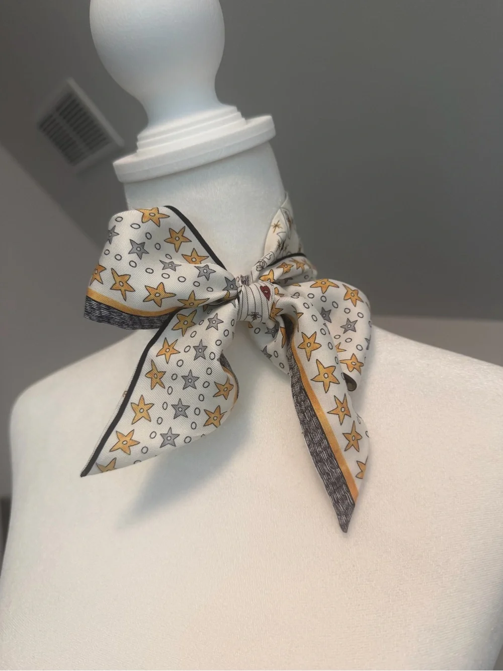 Christian Dior LEtoile Tarot Mitzah Silk Scarf White Yellow Star Skinny w/COA
